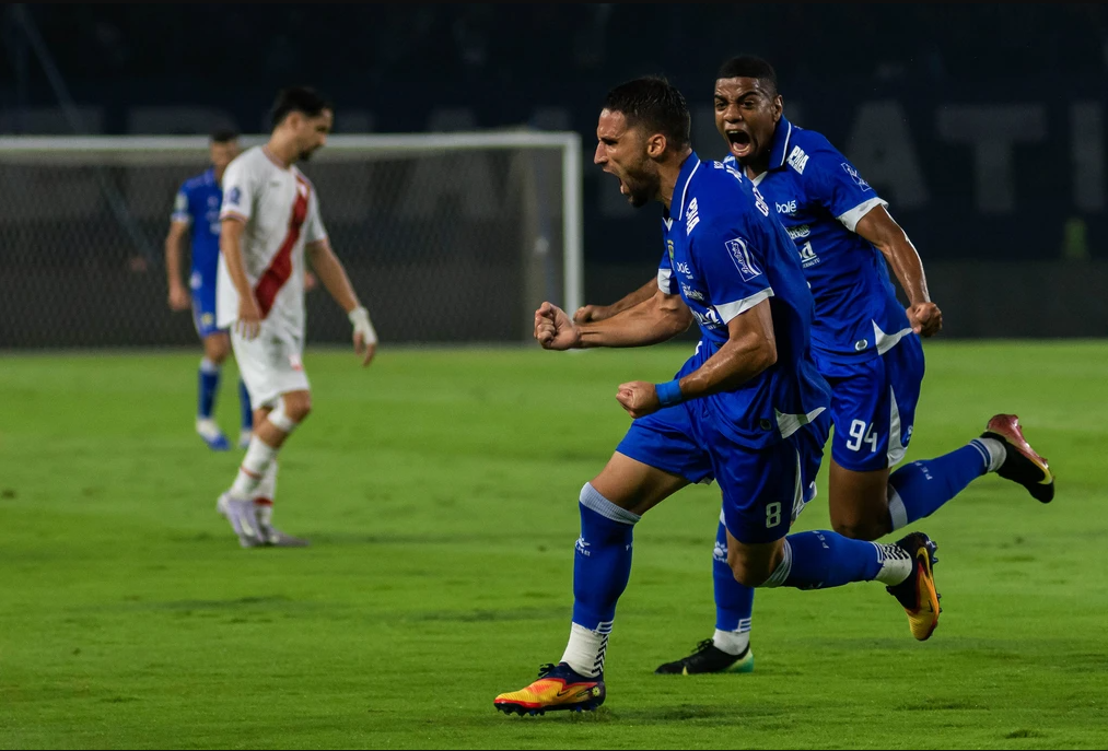 ONG39 Berita Sepak Bola Terbaru & Hasil Pertandingan. Persib 2-0 Persis: Kemenangan Solid Meski Dengan 10 Pemain