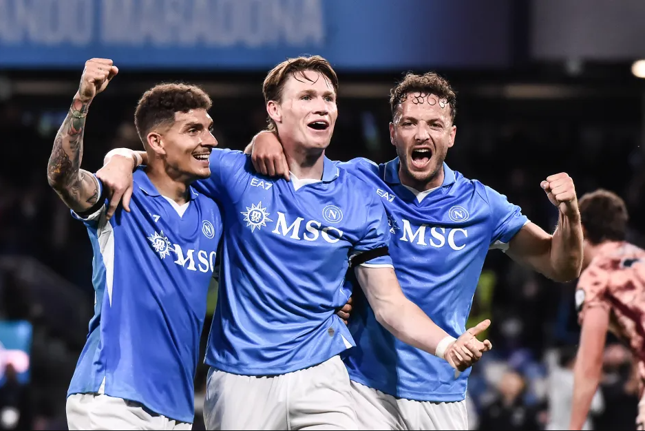 ONG39 Berita Sepak Bola Terbaru & Hasil Pertandingan. McTominay Bangkit dari Bayang-Bayang Manchester United