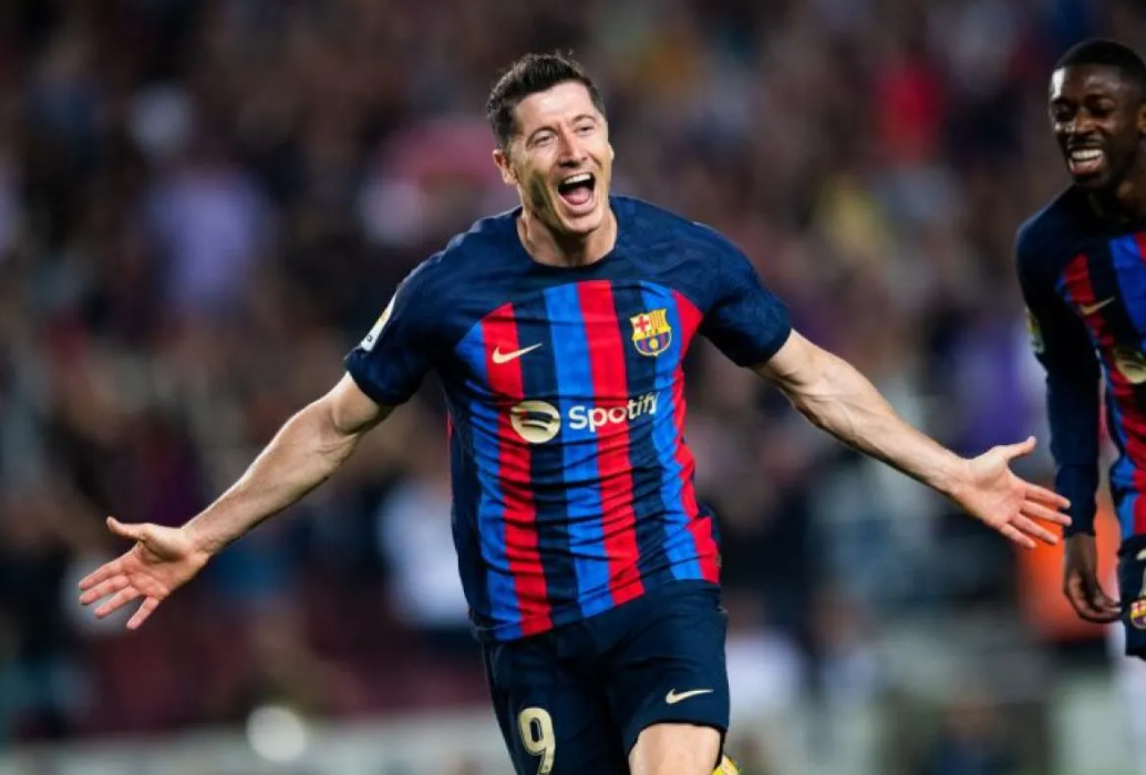 ONG39 Berita Sepak Bola Terbaru & Hasil Pertandingan. Robert Lewandowski Tegaskan Komitmen di Barcelona