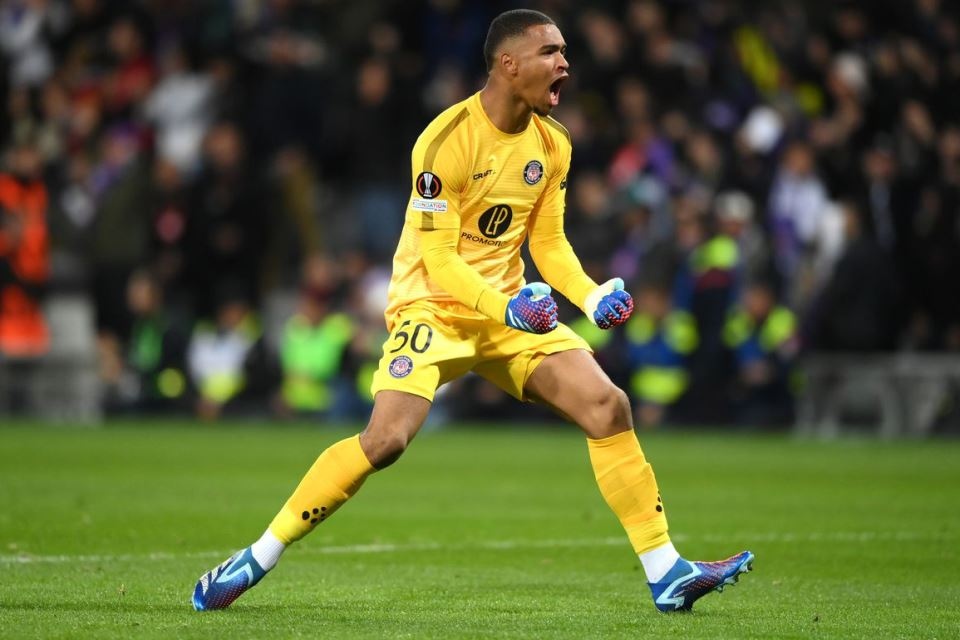 ONG39 Berita Sepak Bola Terbaru & Hasil Pertandingan. Newcastle Panik? Keputusan Besar di Bawah Mistar Siap Meledak!