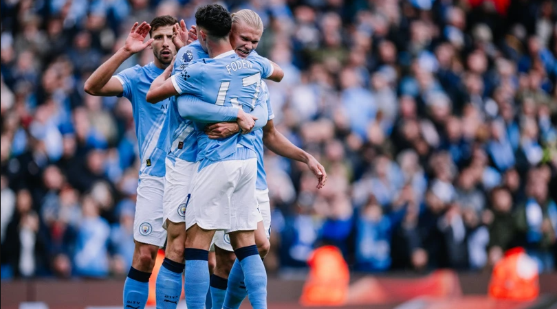 ONG39 Berita Sepak Bola Terbaru & Hasil Pertandingan. Gary Neville Soroti Persaingan Gelar Liga Inggris
