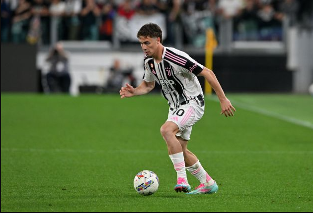 ONG39 Berita Sepak Bola Terbaru & Hasil Pertandingan. Kenan Yildiz Jadi Incaran Panas Bursa Transfer!