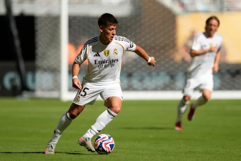 ONG39 Berita Sepak Bola Terbaru & Hasil Pertandingan. Arda Guler Jadi Rebutan, MU Mulai Bergerak Cepat