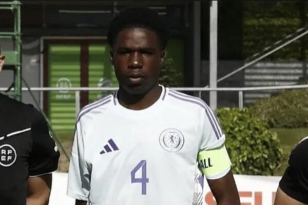 ONG39 Berita Sepak Bola Terbaru & Hasil Pertandingan. Liverpool Belum Aman Amankan Dara Jikiemi