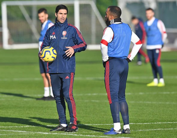 ONG39 Berita Sepak Bola Terbaru & Hasil Pertandingan. Peringatan Keras Scholes: Ancaman Besar Mengintai Arsenal!