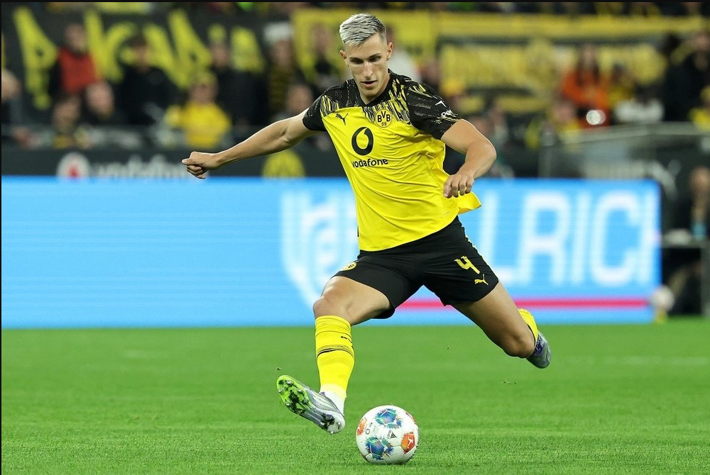 ONG39 Berita Sepak Bola Terbaru & Hasil Pertandingan. Target Bek Barcelona: Duo Bintang Siap Gabung!